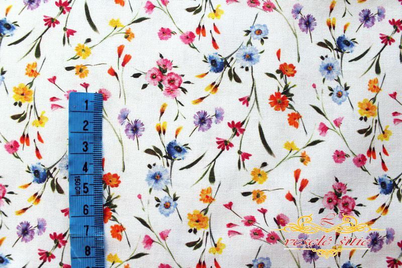 Bavlna Kvietky farebné na bielej len 1,58m