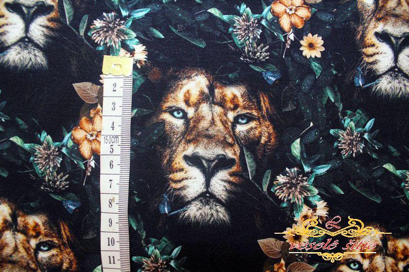 Úplet Lev v kvetinovom ráme digi