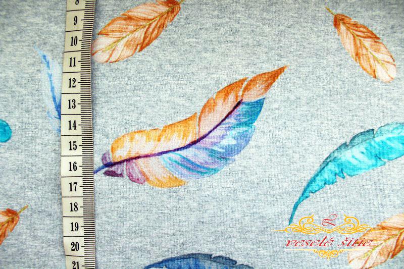 Úplet Pierka na sivej