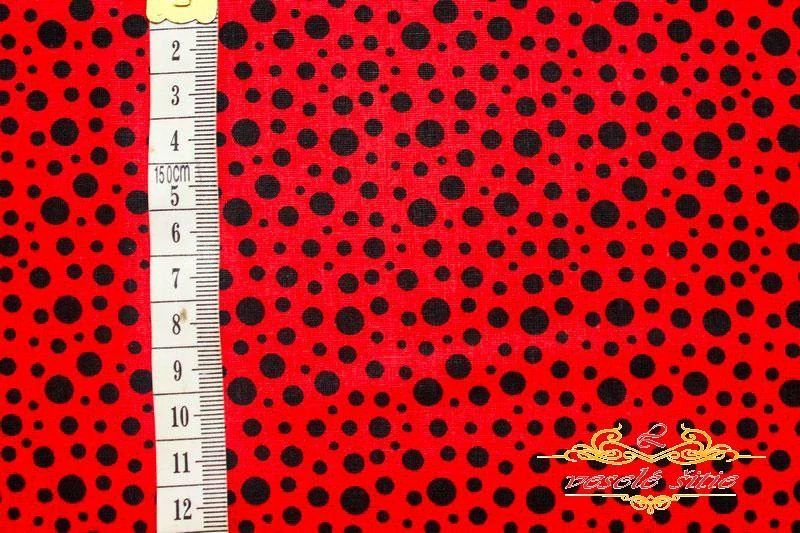 Bavlna Čierne fľaky na červenej