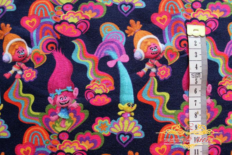 Úplet Troli farební na tmavomodrej 